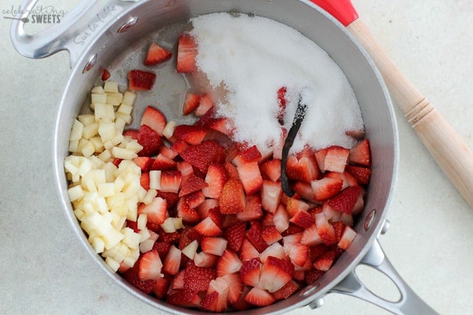 How to make strawberry jam - ingredients for strawberry jam in a pot.
