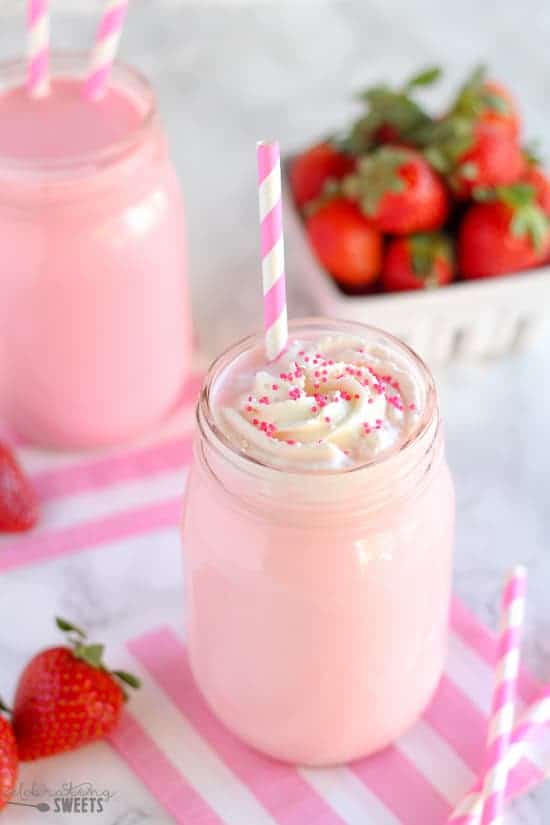Strawberry milk ♥ Birthday reshade Minecraft Skin