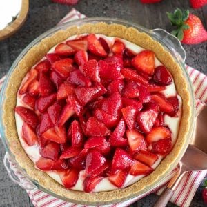 Strawberry pie in a glass pie plate.