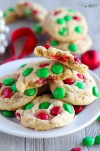 Cookie Mix in a Jar - Mason jar gift filled with ingredients for baking ...