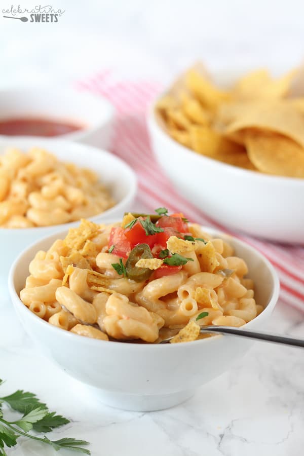 A bowl of macaroni and cheese.