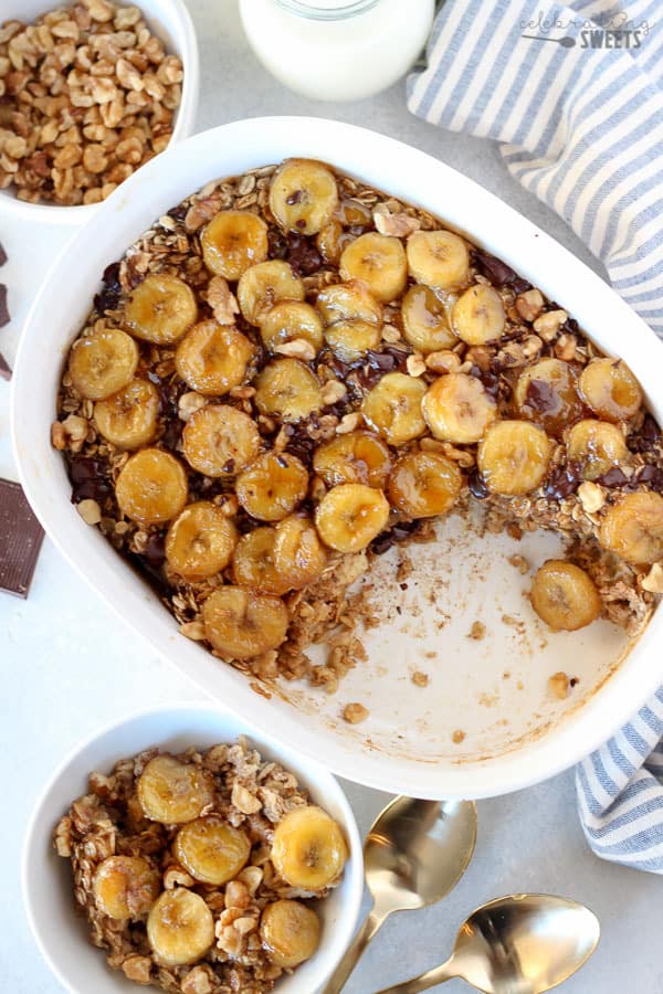 Baked oatmeal topped with sliced bananas.