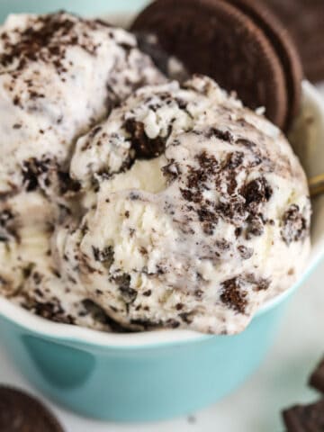 Cookies and Cream Ice Cream in a light blue bowl