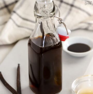 Vanilla Extract Substitutes (10+ options) - Celebrating Sweets