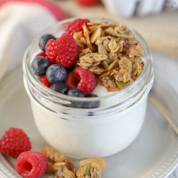 Easy Homemade Granola Recipe - Celebrating Sweets