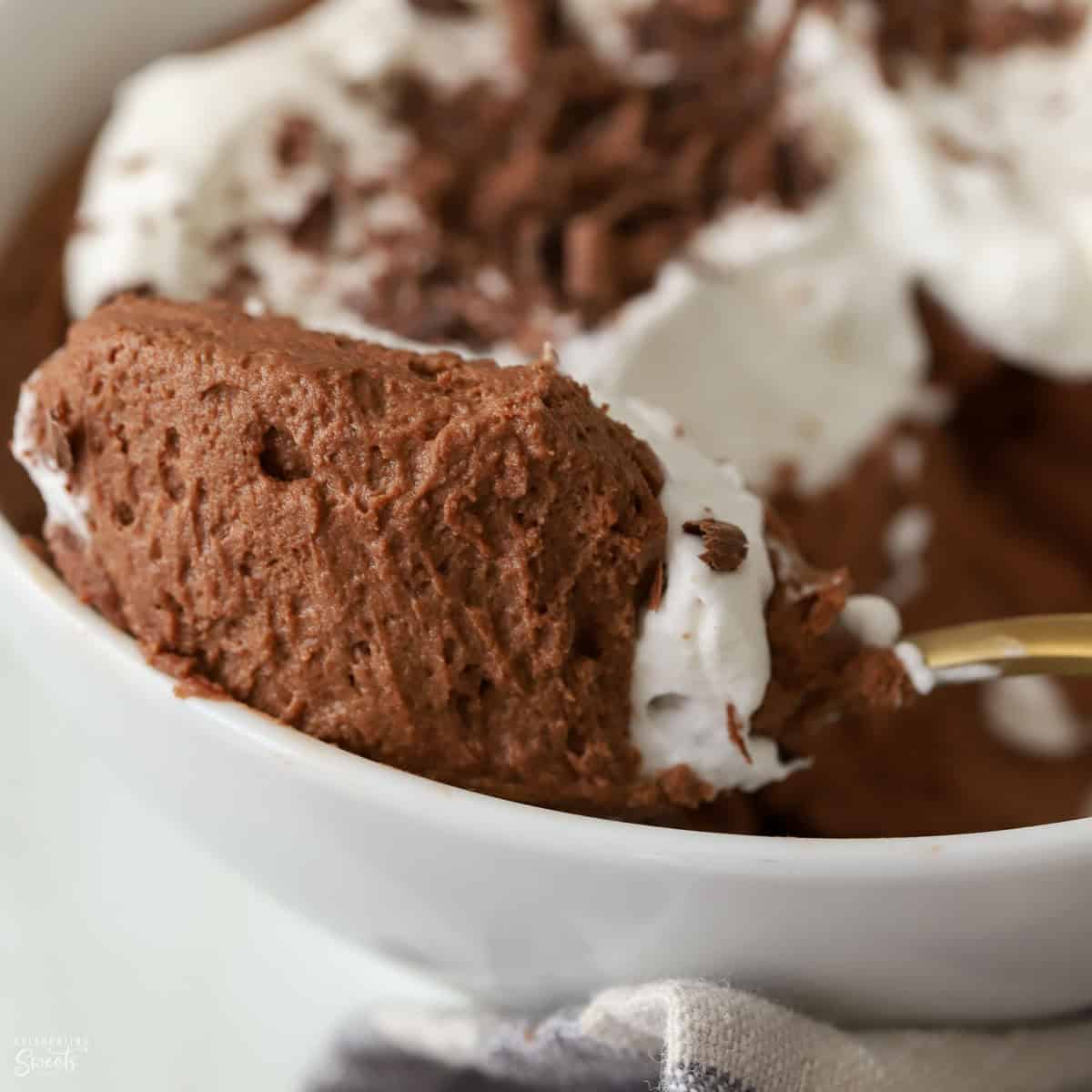 Easy Chocolate Mousse Recipe (Without Eggs)